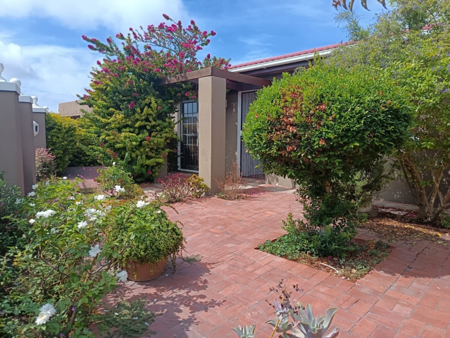 4 Bedroom Property for Sale in Athlone Western Cape